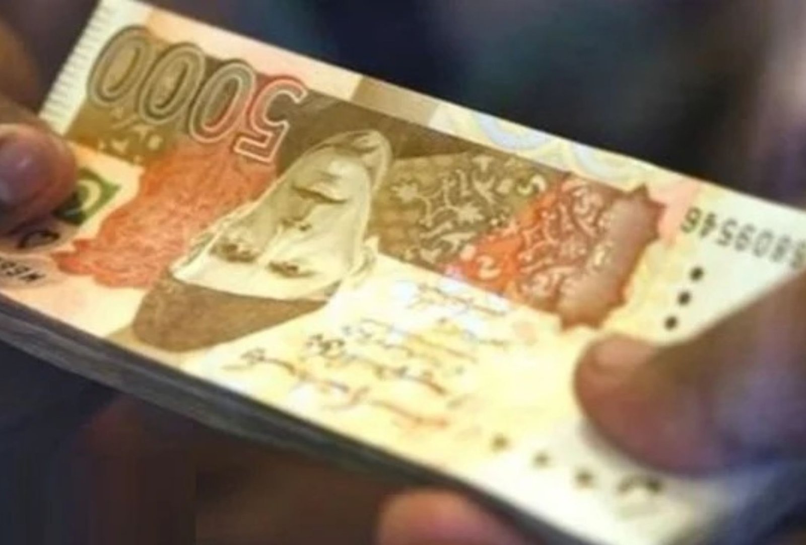 ماہانہ ایک لاکھ سے تین لاکھ روپے کمانے والوں پر ٹیکس کا نیا نظام، ترمیمی فنانس بل کی تفصیلات جاری