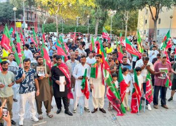 عمران خان کی رہائی کیلئے بادالونا میں احتجاج