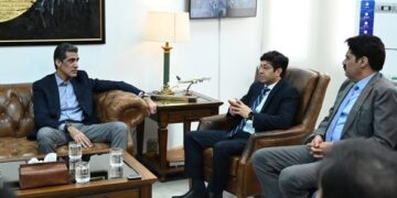 دبئی : وزیر مملکت سمندر پار پاکستانیز عون چودھری کا قونصلیٹ کا دورہ