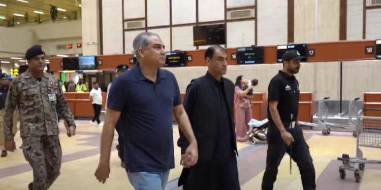وزیرداخلہ محسن نقوی کا جناح انٹرنیشنل ائیرپورٹ کا دورہ
