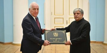 سفیر پاکستان شفقت علی خان نے صدرِ آرمینیا کو  سفارتی اسناد پیش کر دیں