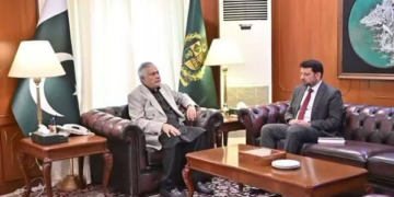اسحاق ڈار سے چین کے لیے نامزد سفیر علی اسد گیلانی کی ملاقات