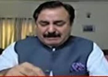 شوکت یوسفزئی اپنے خلاف ٹرولنگ پر لائیو شو میں رو پڑے