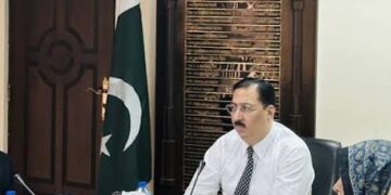 چیئرمین بورڈ آف گورنرز او پی ایف کا او پی ایف کالج فار بوائزکا دورہ