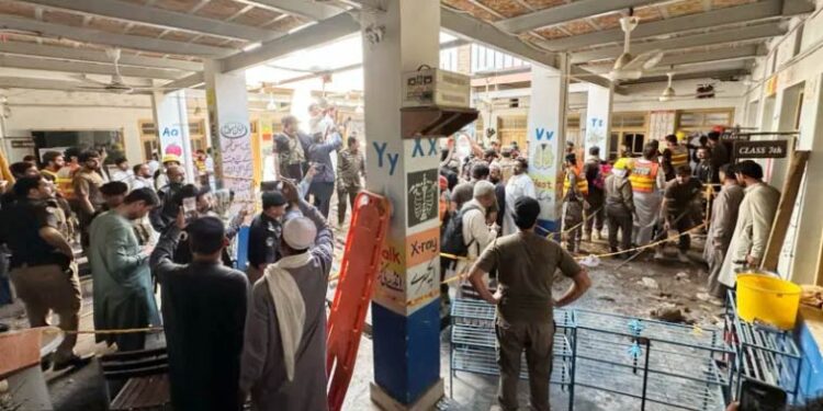 پشاور اسکول حادثہ، مالکان اور ٹھیکیدار کے خلاف مقدمہ درج، 31 افراد جاں بحق