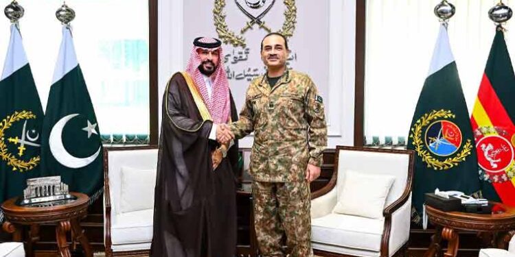 فیلڈ مارشل عاصم منیر سے سعودی سفیر کی ملاقات، علاقائی سلامتی پر تبادلہ خیال