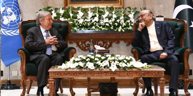 صدر آصف علی زرداری نے انتونیو گوتریس کو ‘نشان امتیاز’ سے نواز دیا