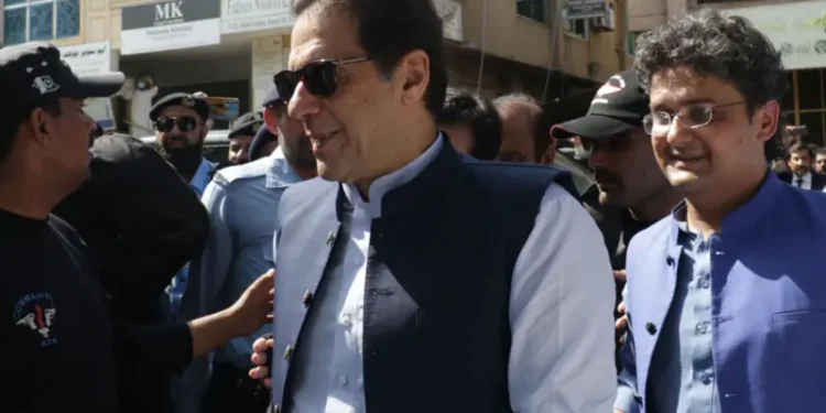  عمران خان کو ذاتی حیثیت یا ویڈیو لنک کے ذریعے پیش کرنے کا حکم