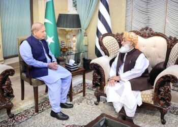 وزیراعظم کی مولانا فضل الرحمان سے ملاقات، اپوزیشن سے دوبارہ رابطوں کا امکان