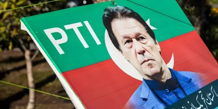 سوشل میڈیا ٹیم ، بیرون ملک مقیم یوٹیوبرز اور وی لاگرز نے پارٹی کو اس حال تک پہنچایا: پی ٹی آئی سنجیدہ شخصیات