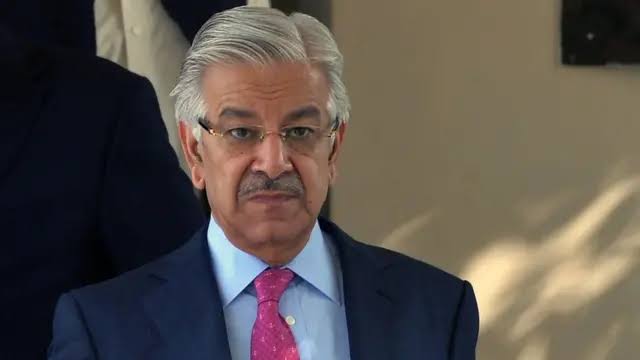 کے پی حکومت کسی لٹیرے کے ہاتھ میں نہیں دیں گے، خواجہ آصف